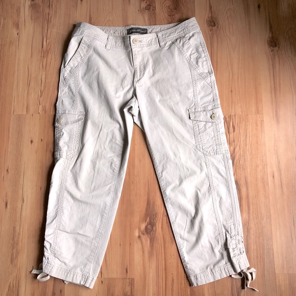 EDDIE BAUER Cargo Capri Crop Pants Khaki Size 6 Women’s - Picture 1 of 13